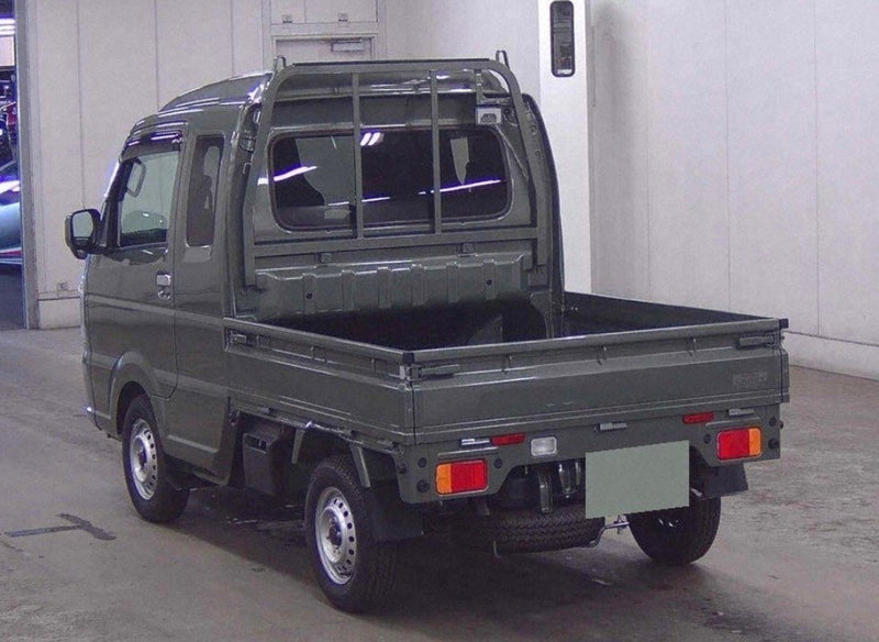 Suzuki Super Carry DA16T 2026, 5 Speed Manual 4x4, under 10km!