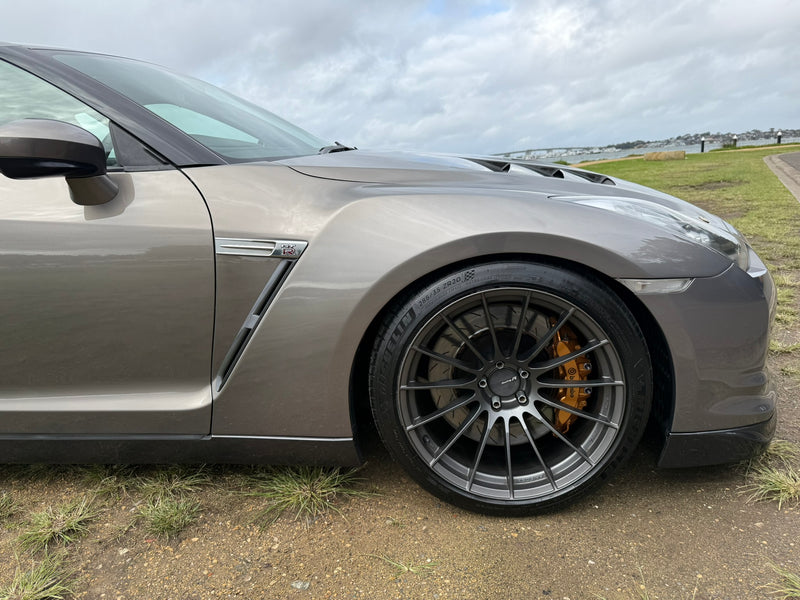Nissan R35 GTR, Titanium, 58,xxxKM, LOTS JDM EXTRAS!