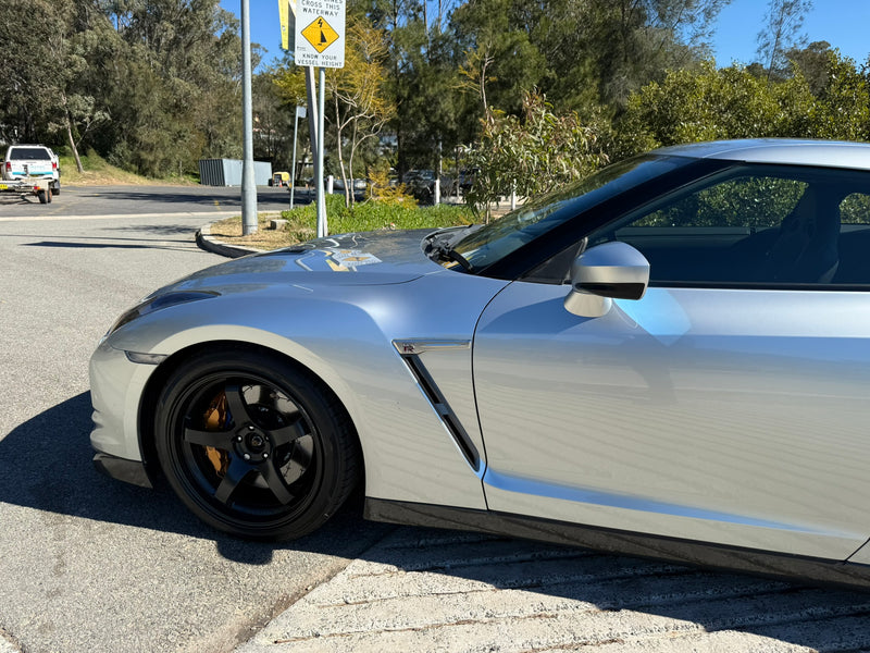 Nissan R35 GT-R Premium, 107,xxxKM, Silver