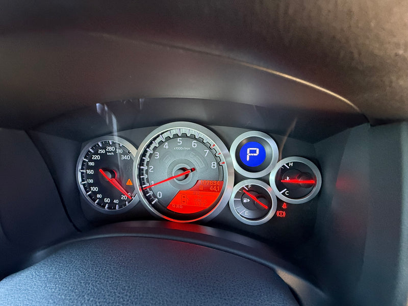 Nissan R35 GT-R Premium, 107,xxxKM, Silver