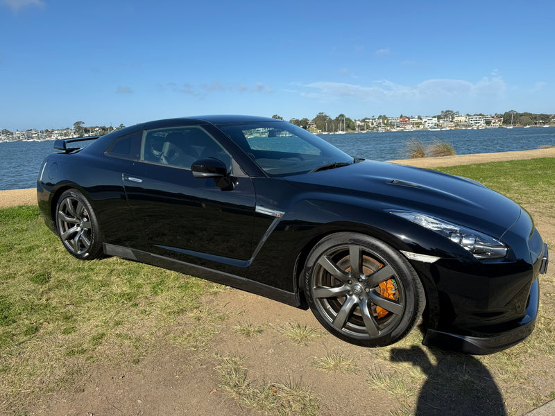 Nissan R35 GTR "Pure" Black, Genuine 72,xxxKM, Fully Serviced