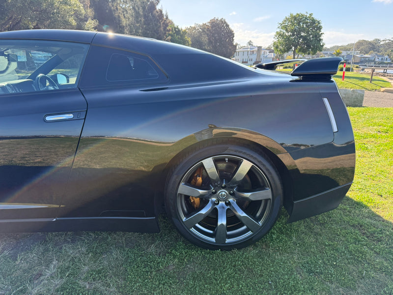 Nissan R35 GTR "Pure" Black, Genuine 72,xxxKM, Fully Serviced
