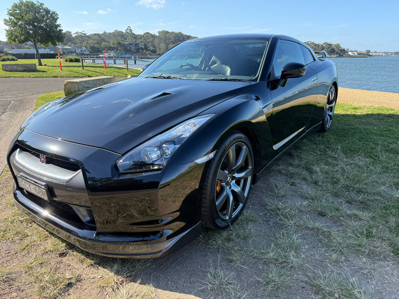 Nissan R35 GTR "Pure" Black, Genuine 72,xxxKM, Fully Serviced