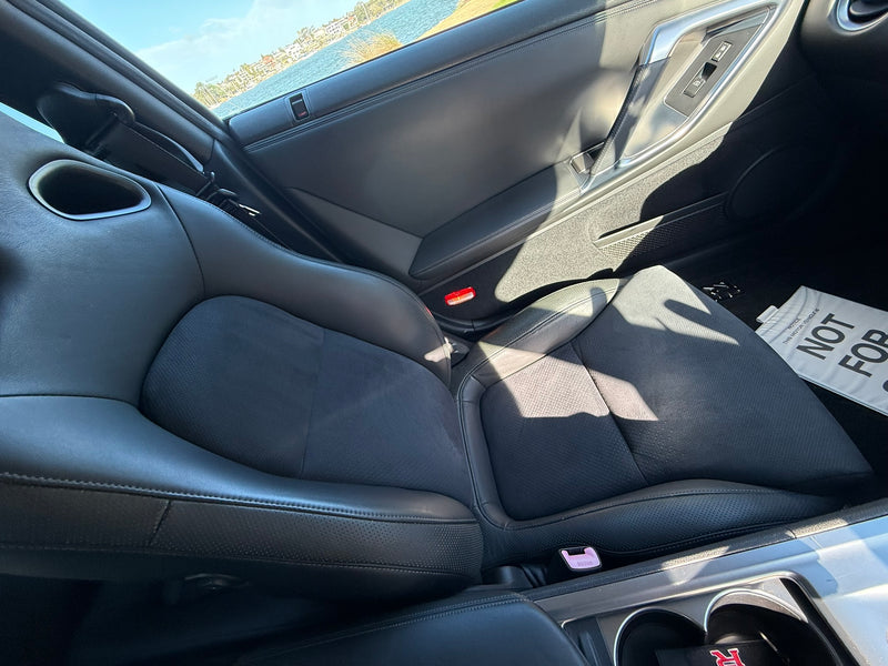 Nissan R35 GTR "Pure" Black, Genuine 72,xxxKM, Fully Serviced