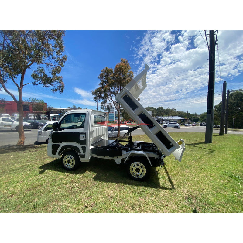 Daihatsu Hi-Jet 2024 Automatic TIPPER, 4x4, diff lock, key less entry