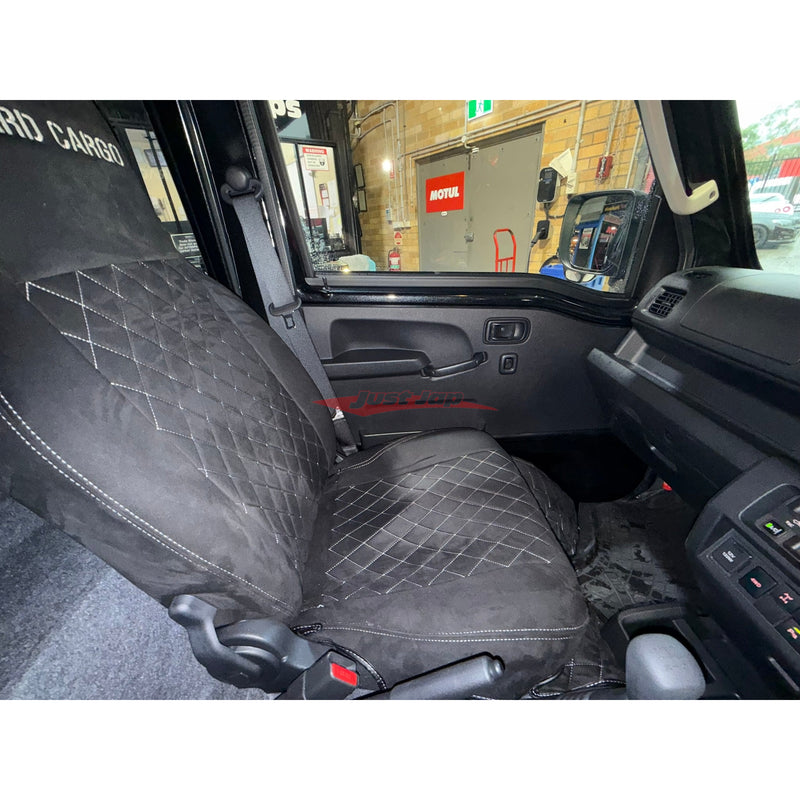 Daihatsu Hi-Jet 4x4 Manual, Full Hard Cargo Fit Out