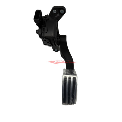 Genuine Nissan Accelerator Pedal/Lever Fits Nissan R35 GT-R