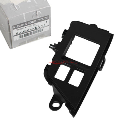 Genuine Nissan Power Window Switch Surround Finisher Panel R/H Fits Nissan R35 GTR DBA (11-16)