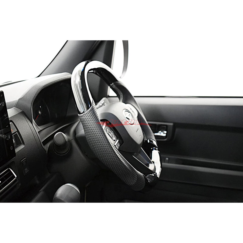 Hard Cargo Piano Black/Perforated Leather Steering Wheel