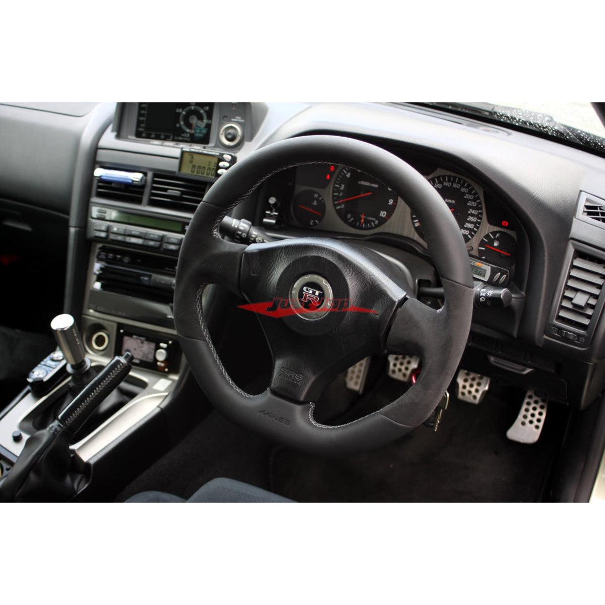 アクセサリー minesin Mines Leather Steering Wheel (D Type Red Stitching) Fits Nissan