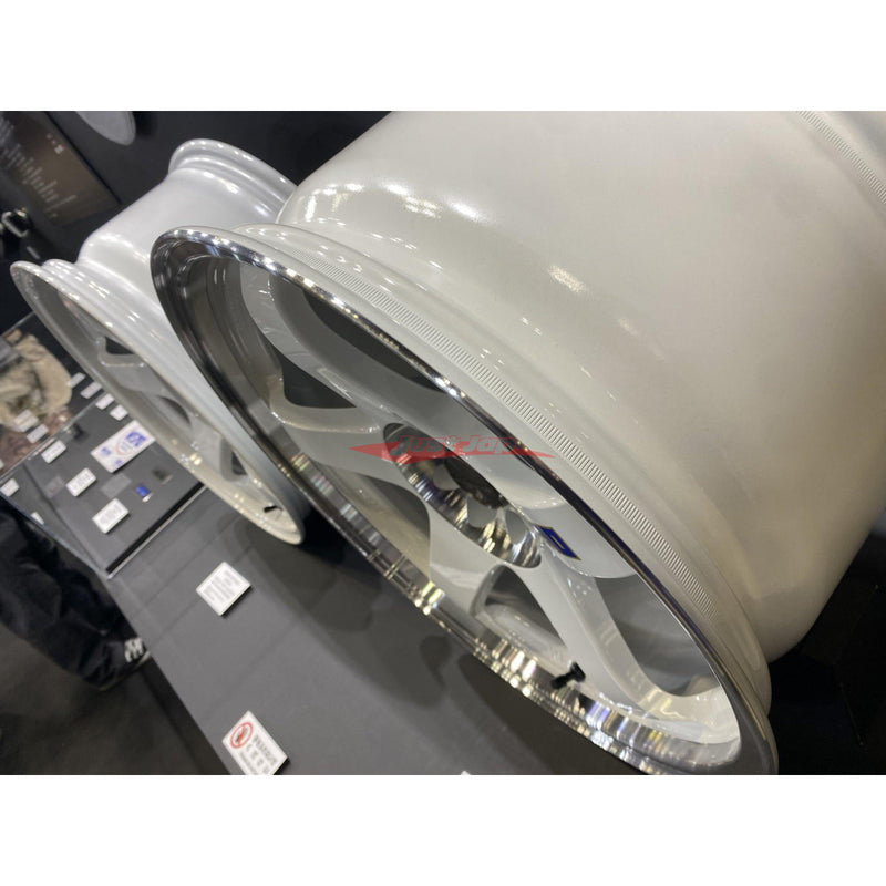 Nismo 40th Anniversary - Old Logo LMGT4 White (Cutting/Machined Lip) 18" x 9.5"J +12